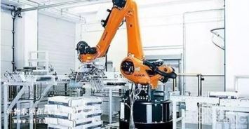 工業(yè)機(jī)器人制酒 傳統(tǒng)工藝與現(xiàn)代數(shù)控技術(shù)的融合傳承